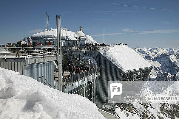 Bergstation  Aussichtsplattform  Zugspitze  Oberbayern  Bayern  Deutschland  Europa