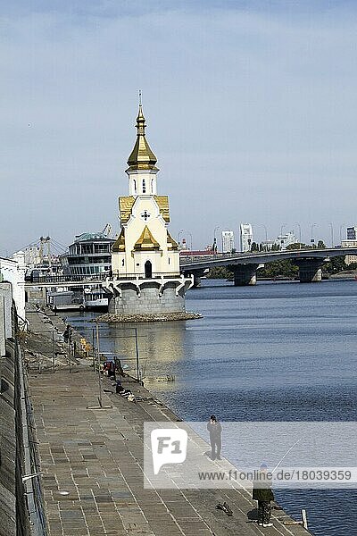 Kirche des Heiligen Nikolaj auf dem Wasser  St. Nikolai auf dem Wasser  Dnepr  Dnjepr  Podil  Kiew  Ukraine  Europa