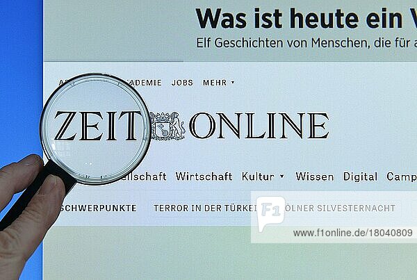 Die Zeit  Zeit Online  Website  Internet  Bildschirm  Lupe  Hand