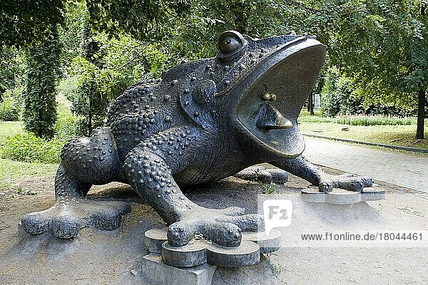 Kröte  Bronzestatue einer Kröte  Geldkroete  Oleg Pinchuk  Krestschatzky Park  Chreschtschatyj-Park  Kiew