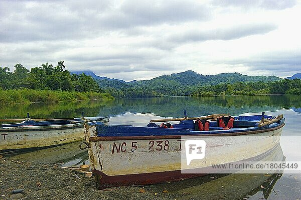 Boot  Strand  Baracoa  Guantanamo Provinz  Kuba  Mittelamerika