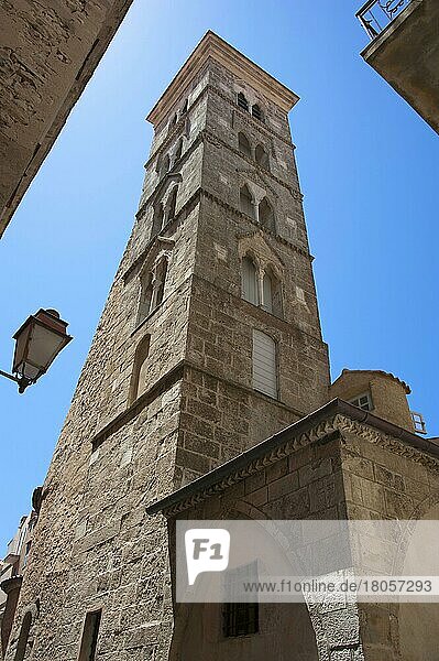 Kirche Saint-Marie-Majeure  Bonifacio  Korsika  Frankreich  Ste-Marie-Majeure  Glockenturm  Oberstadt  Europa