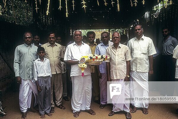 Hochzeitsprozession  Sequenz von Nattukottai Chettiar  Nagarathar-Gemeinschaft  Chettinad  Tamil Nadu  Indien  Asien