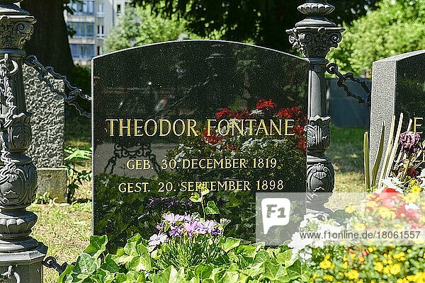 Grab Theodor Fontane  Friedhof II der Franzoesisch-Reformierten Gemeinde  Liesenstrasse  Chausseestrasse  Mitte  Berlin  Deutschland  Europa