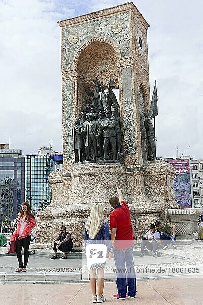 Mustafa Kemal Atatürk with comrades-in-arms  Independence Monument by Pietro Canonica  Taksim Square or Taksim Meydani  Beyo?lu  Istanbul  European part  Istanbul Province  Turkey  Asia