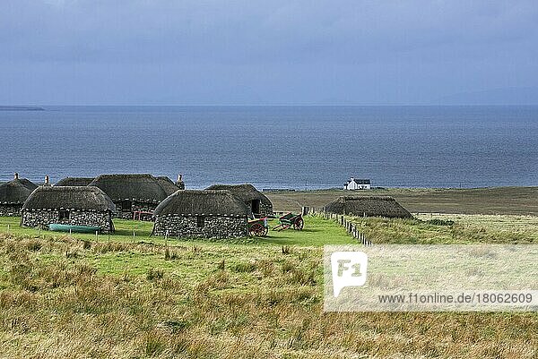 Strohgedeckte Hütten im Skye Museum o  Life  Kilmuir  Isle of Skye  Schottland  UK  Island  Europa