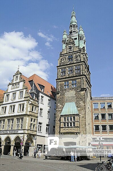 Stadthausturm  Stadtturm  Giebelhäuser  Prinzipalmarkt  Münster  Münsterland  Nordrhein-Westfalen  Deutschland  Europa