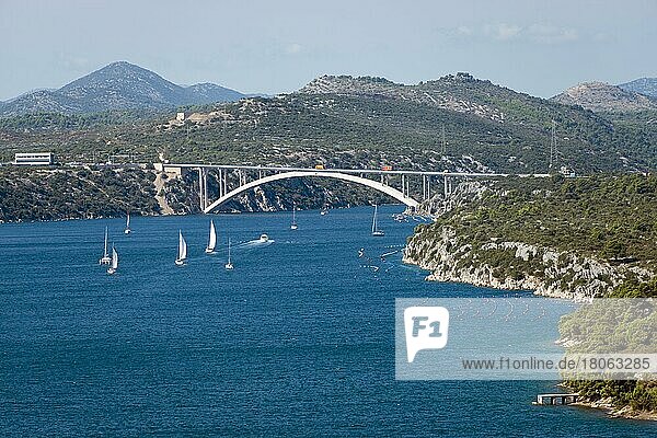 Kurabrücke  Sibenski most  Sibenik  Dalmatien  Kroatien  Europa