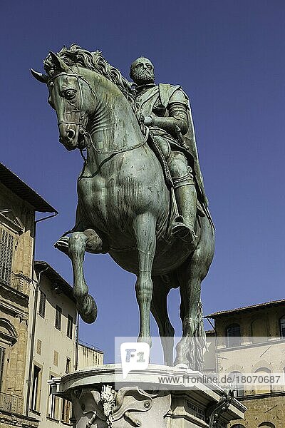 Bronzestatue der Großherzogin Cosima I. von Toskana  Piazza della Signoria  Florenz  Italien  Europa