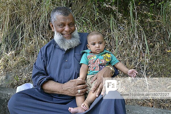 Großvater und Enkel  Sri Lanka  Asien