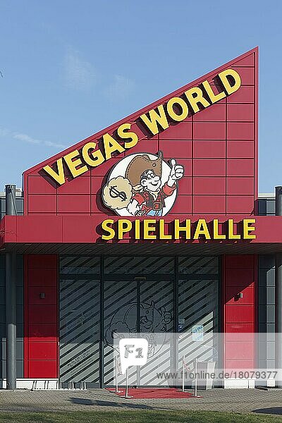 Eingang zur Spielhalle Vegas World  Logo mit gezeichnetem Cowboy  Casino  Neuss  Nordrhein-Westfalen  Deutschland  Europa