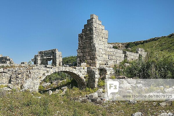 Ruinen der Palästra  Gymnasium  Gymnasion  Ausgrabungsstätte Perge  Agora  Antalya  türkische Riviera  Türkei  Asien