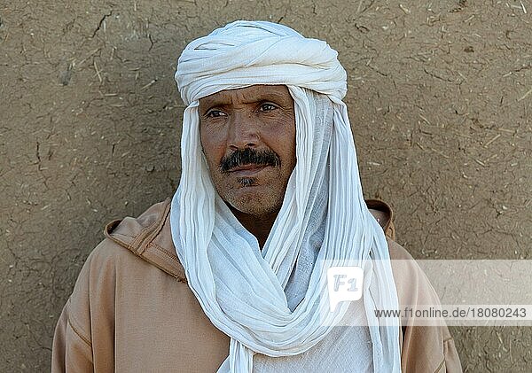 Marokko  Kameltreiber  Berber  Wüste Erg Chebbi  Dünen  Afrika
