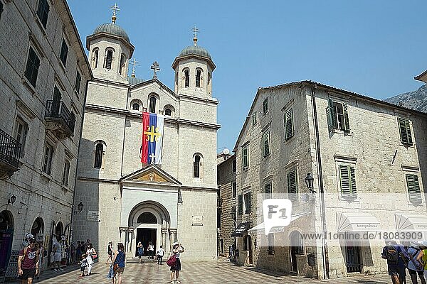 Kirche des heiligen Nikolaus  Lukas-Platz  Altstadt  Kotor  Bucht von Kotor  Montenegro  Trg Sv. Luke  Europa