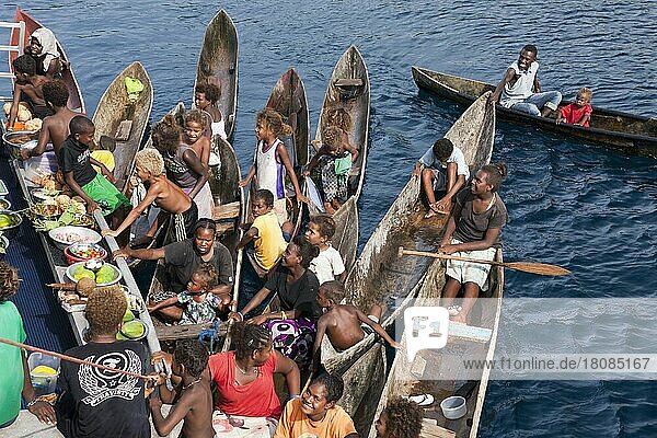 Bootsmarkt  Einheimische verkaufen Obst und Gemüse  Florida Islands  Salomonen  Ozeanien