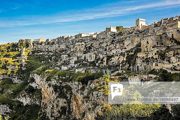 Blick auf Höhlenwohungen und Höhlenkirchen  Matera  Apulien  Matera  Apulien  Italien  Europa