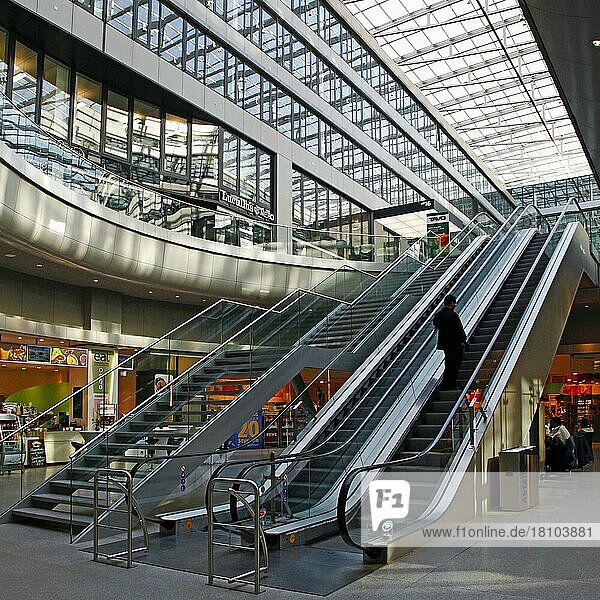 Terminal 1  escalators  shopping arcades  Frankfurt Airport  Hesse  Germany  Europe
