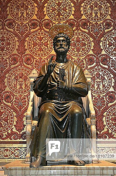 Bronzestatue  Heiliger Petrus  Petersdom  Vatikanstadt
