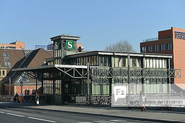 S-Bahnhof Westend  Spandauer Damm  Charlottenburg  Berlin  Deutschland  Europa