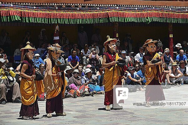 Mask dancers  Hemis Festival  Hemis Monastery  Ladakh  Jammu and Kashmir  India  Asia