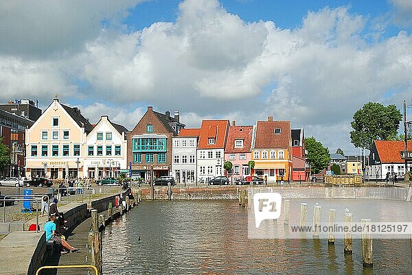 Pier  inland harbour  row of houses  Husum  North Frisia  Schleswig-Holstein  Germany  Europe