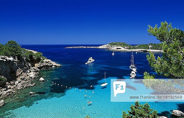 Küste bei Portinatx  Ibiza  Balearische Inseln  Spanien  Europa