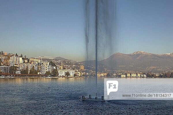 Brunnen  Lago di Lugano  Lugano Paradiso  Tessin  Luganersee  Ausguss  Schweiz  Europa