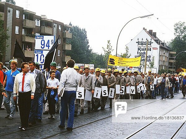 Here in Recklinghausen 10. 8. Herten 12. Gelsenkirchen 24. and Lünen 24. 10. of the year 1987 were unsuccessful. Sometimes the faces of the miners speak for themselves. Ruhr area. The Dwemonstzrationen of the IGBE for the preservation of jobs in the mining industry