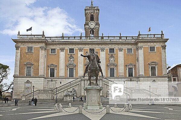Senators' Palace  Capitol Square  Capitol Hill  equestrian statue of Marcus Aurelius  Rome  Lazio  Capitol  Italy  Europe