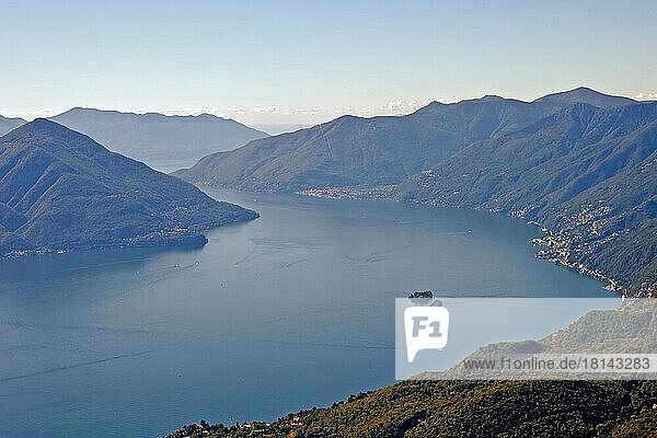 Lago Maggiore  Brissago-Inseln  Blick von Berg Cardada  Orselina  Kanton Tessin  Ticino  Langensee  Isole di Brissago  Schweiz  Europa