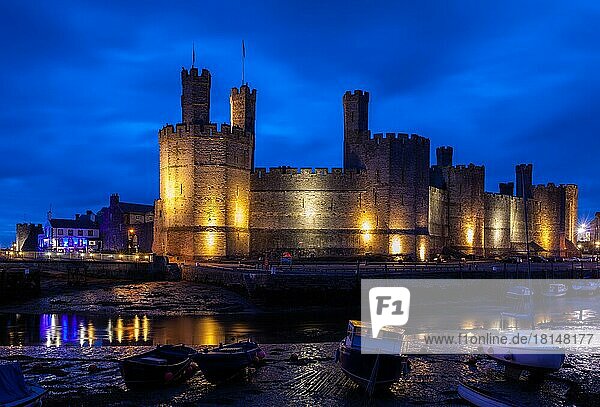 Burg  Caernarfon  Wales  Uk