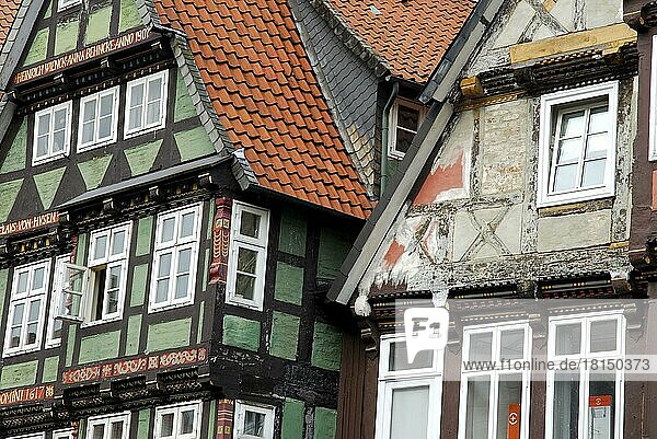 Fachwerkhäuser  restaurierte und nicht restaurierte  Fassadenrenovierung  Celle  Niedersachsen  Deutschland  Europa