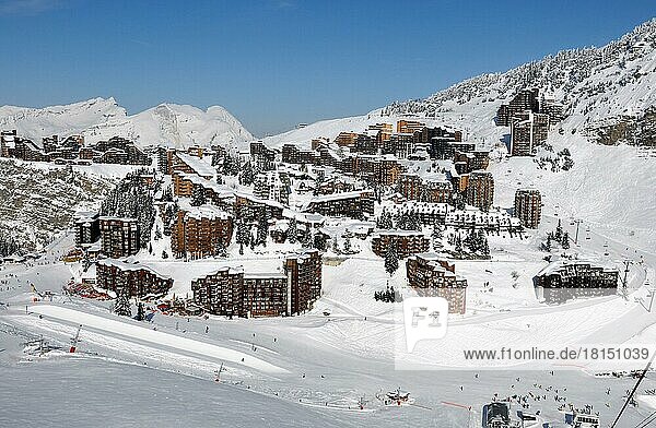 Holzhäuser  Appartements  Avoriaz  Portes du Soleil  Frankreich  Skiort  Wintersportort  Europa