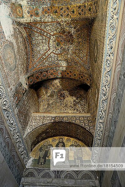 Hagia Sophia  Vorhalle  heute Hagia-Sophia-Moschee-Museum  Vorhalle mit Deckenschmuck  Istanbul  Türkei  Asien