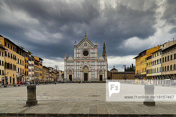 The Piazza and Basilica di Santa Croce under a stormy sky  Florence  UNESCO World Heritage Site  Tuscany  Italy  Europe