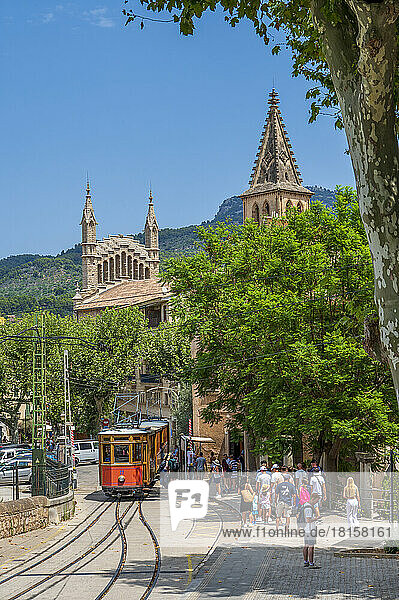 Straßenbahn von Palma nach Soller in Soller  Mallorca  Balearische Inseln  Spanien  Mittelmeer  Europa