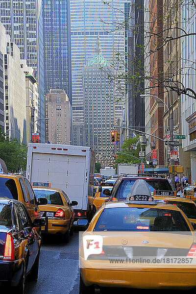 Traffic on Park Avenue  Manhattan  New York City  New York  USA