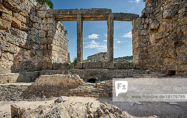 roemische suedliche Therme  Ruinen der roemischen Stadt Perge  Antalya  Türkei |Roman South Bath  ruins of the Roman city of Perge  Antalya  Turkey|
