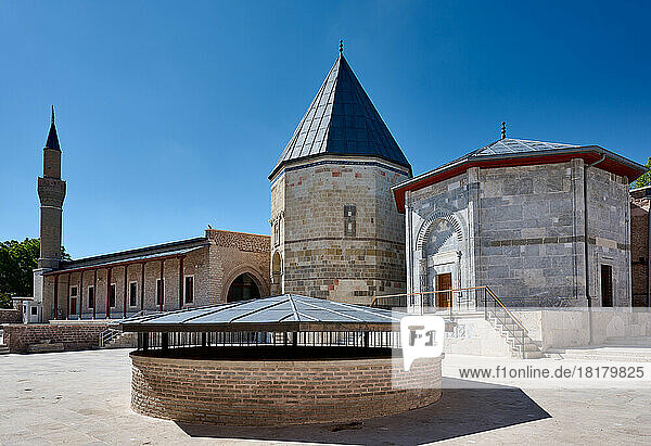 Alaeddin Keykubad Camii oder Alauddin Qayqubad Moschee  Konya  Tuerkei |Alauddin Qayqubad Mosque  Konya  Turkey|