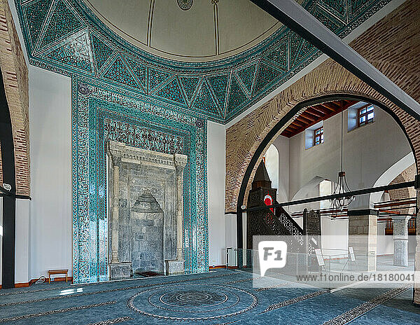 Innenaufnahme der Alaeddin Keykubad Camii oder Alauddin Qayqubad Moschee  Konya  Tuerkei |interior view of Alauddin Qayqubad Mosque  Konya  Turkey|