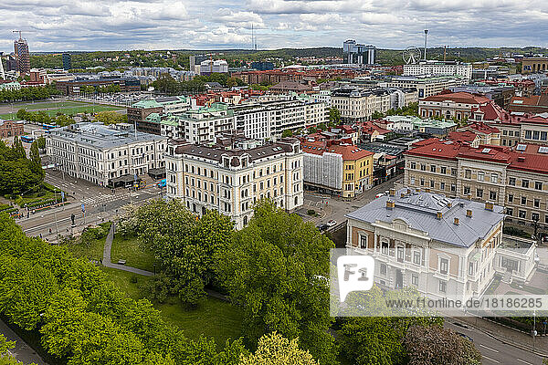 Schweden  Kreis Vastra Gotaland  Göteborg  Luftaufnahme von Wohngebäuden entlang des Boulevards Kungsportsavenyen