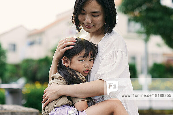 Japanese kid with her mother