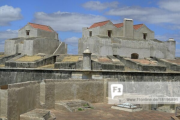 Fort Conde de Lippe oder Fort Unserer Lieben Frau von der Gnade  18. Jahrhundert  Blick auf die Festungsanlagen  Elvas  Alentejo  Portugal  Europa