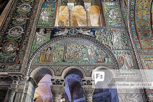 Wunderschöne Mosaike in der Basilika di San Vitale  Unesco-Weltkulturerbe Ravenna  Italien  Europa