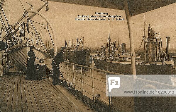 An Bord eines Ozeandampfers  rechts Hafenanlage  Hamburg  Deutschland  Postkarte Text  Ansicht um ca 1910  Historisch  digitale Reproduktion einer historischen Postkarte  public domain  aus der damaligen Zeit  genaues Datum unbekannt  Europa