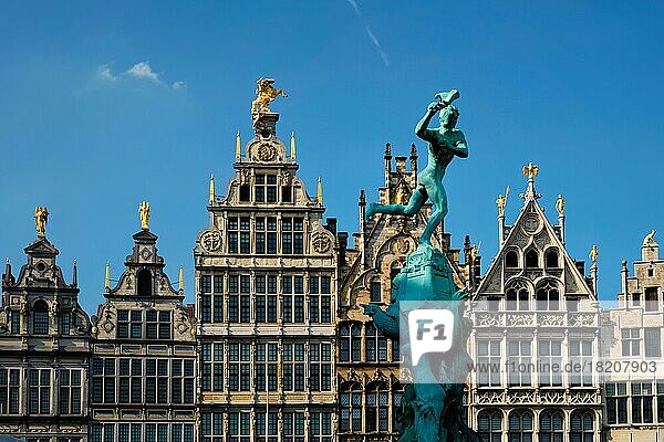 Antwerpener Häuserreihe aus dem 16. Jahrhundert Monumentale Gildehausfassaden am Grote Markt. Antwerpen  Belgien  Flandern  Europa