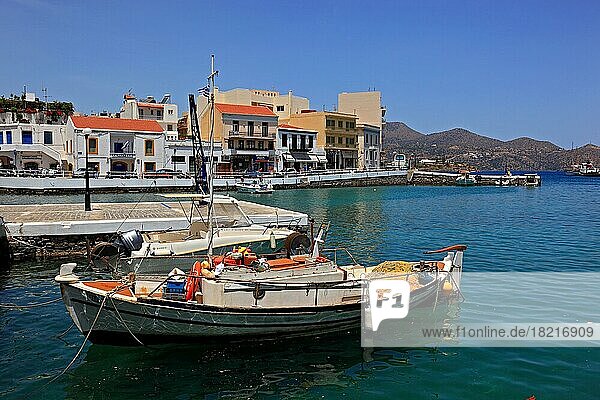 Agios Nikolaos  Stadtzentrum am Voulismeni-See  Kreta  Griechenland  Europa