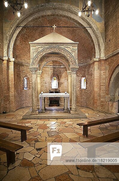 Altarraum der Pieve di Santa Maria Annunziata e San Biagio  Sala Bolognese  Emilia Romagna  Italien  Europa