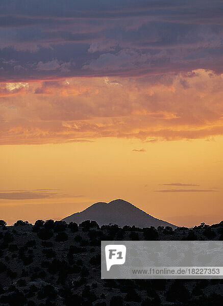 USA  New Mexico  Lamy  Galisteo Basin Preserve  Dramatic view over Galisteo Basin Preserve at sunset