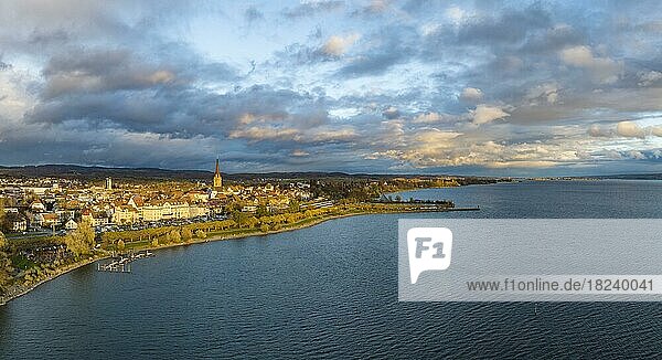 View across Untersee to the town of Radolfzell on Lake Constance  on the right on the horizon the island of Reichenau  Constance district  Baden-Württemberg  Germany  Europe